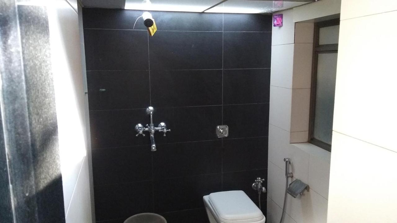 מומביי Hotel Sea Grand, Colaba מראה חיצוני תמונה